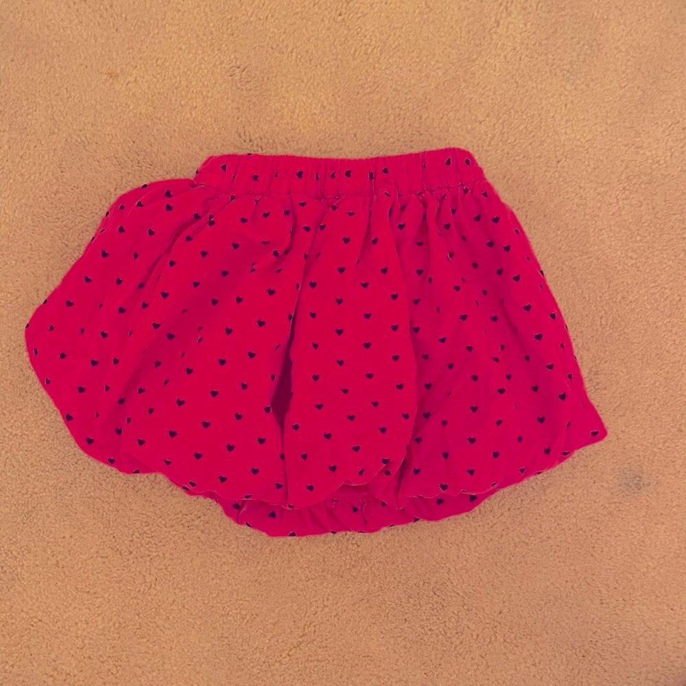Cute bubble skirt with little black color hearts